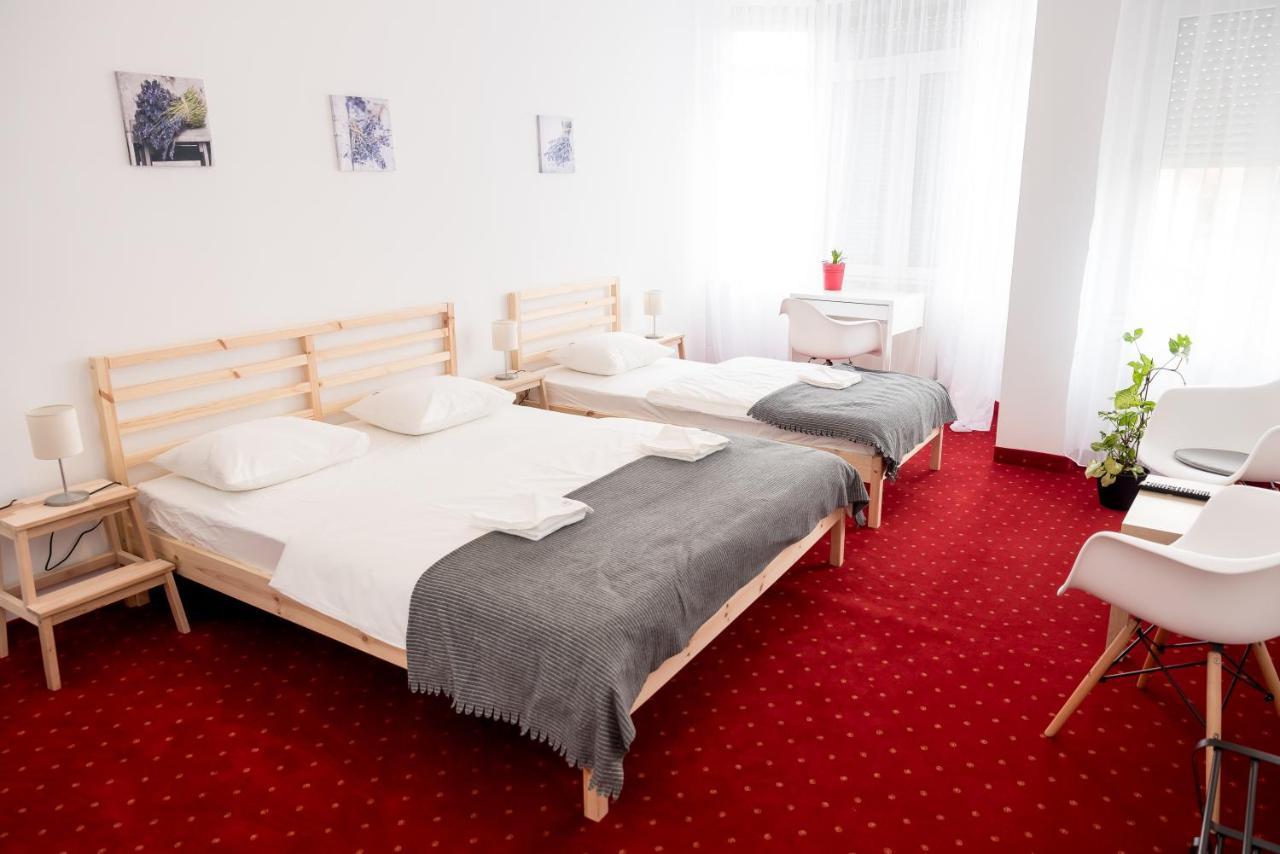 Bao Apartament & Rooms Oradea Exterior foto
