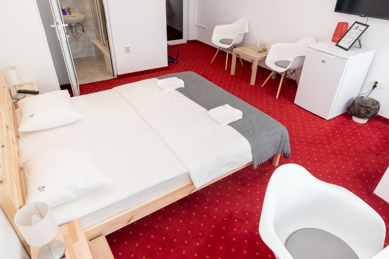 Bao Apartament & Rooms Oradea Exterior foto