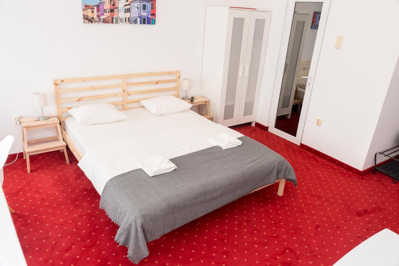 Bao Apartament & Rooms Oradea Exterior foto